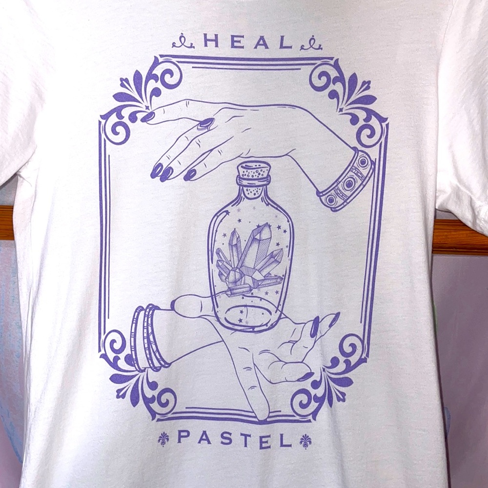 lavender heal crystal tee